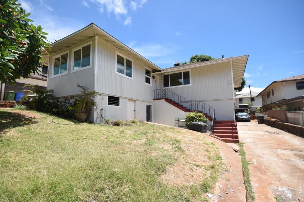 3814 Kaimuki Avenue - downstairs