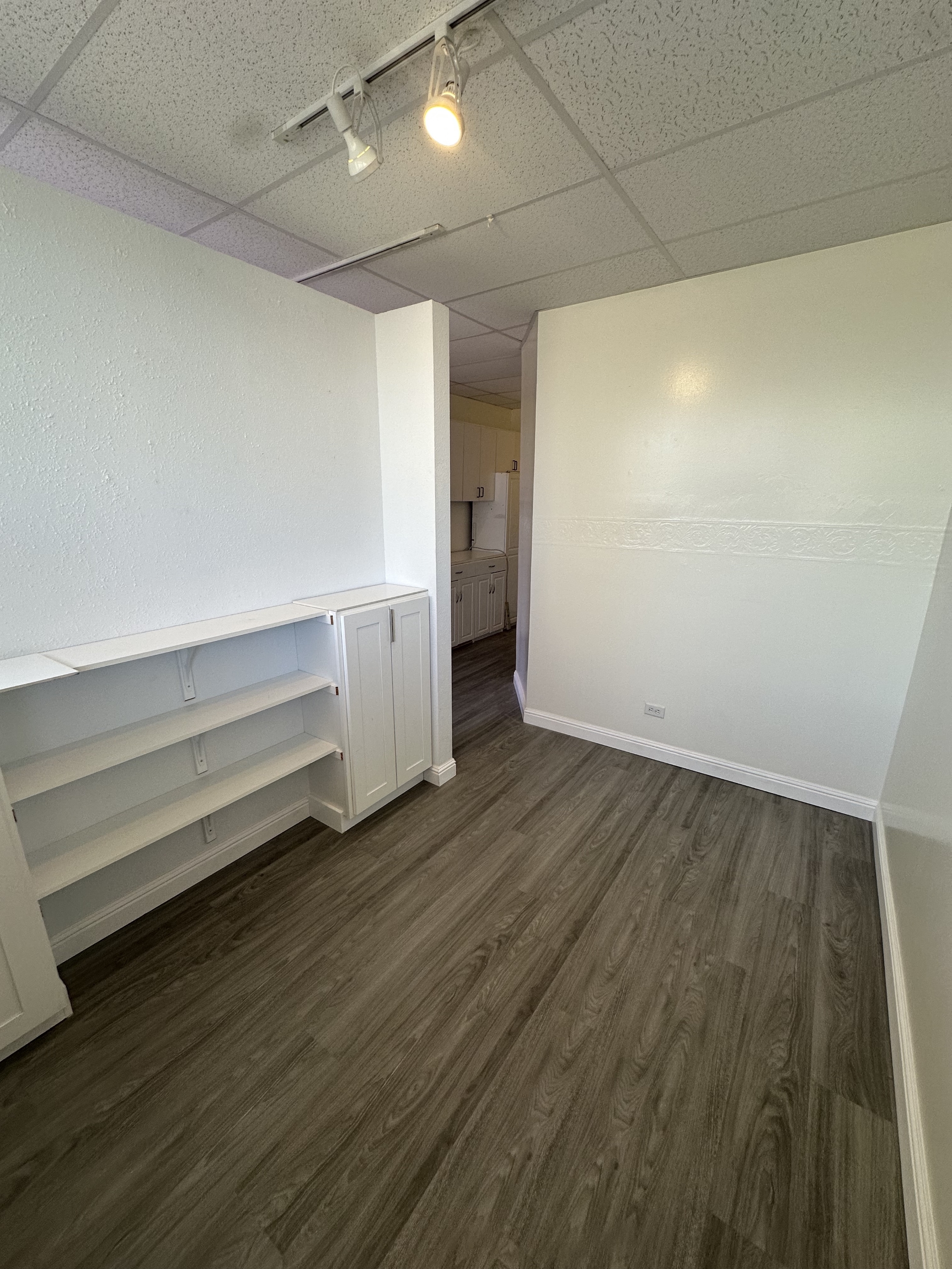 1521 Kalakaua Avenue - 407